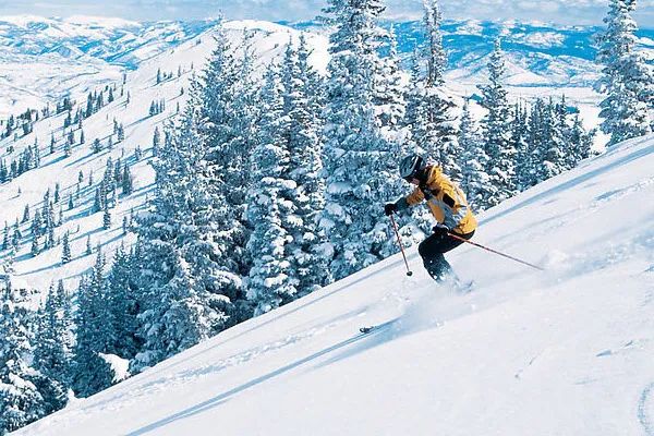 2024年神農(nóng)架國際滑雪場(chǎng)于12月8日正式開板！這份超詳細(xì)攻略請(qǐng)查收！