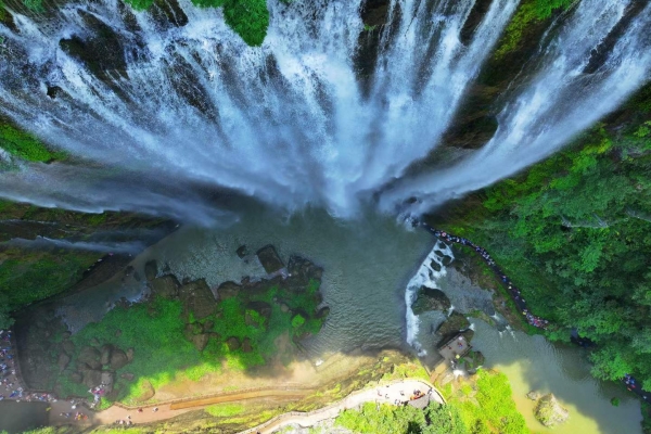 想去三峽大瀑布景區(qū)，可以坐什么公共交通車比較方便？