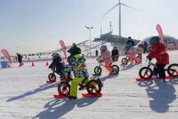 2025年12月21日百里荒滑雪場(chǎng)開板，百里荒滑雪全新攻略來啦