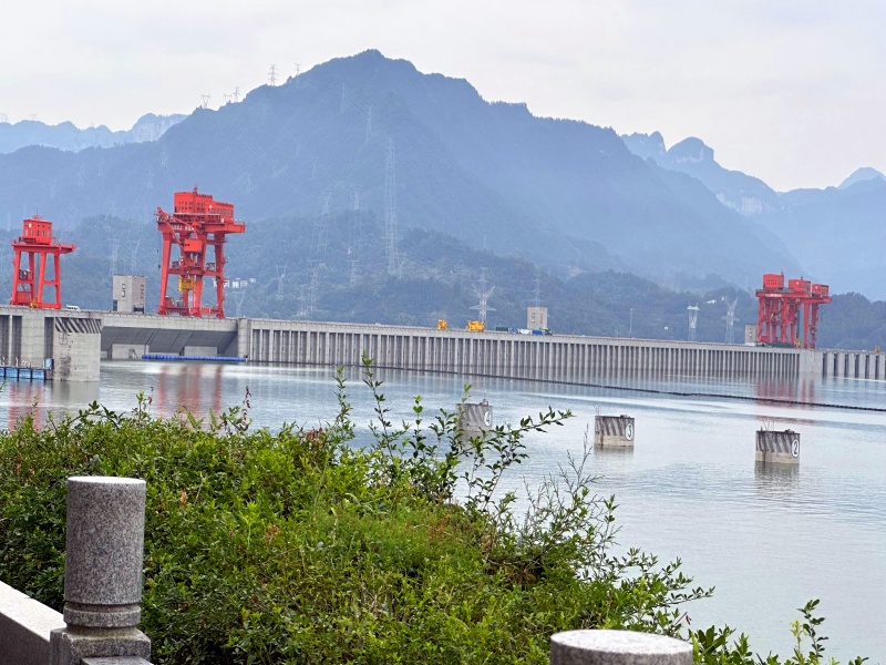 乘長江豪華游船過葛洲壩船閘覽高峽出平湖【兩壩一峽】一日游