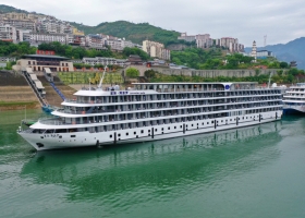 阿波羅游船重慶到宜昌5天4晚 【贈送重慶純玩1日游】第6代新船·電力靜音 江景陽臺房【贈-大壩/石寶寨/豐都/巫峽/瞿塘峽】