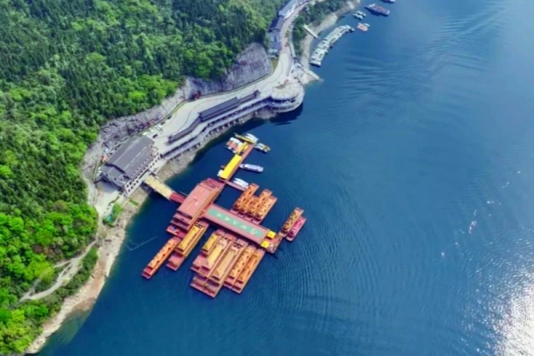 重要通知丨長江龍舟大道封閉施工，清江畫廊游客車輛請繞行~~~