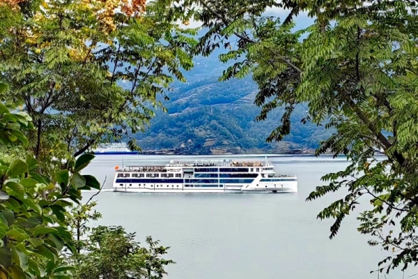 長江三峽一日游游輪簡介（世紀(jì)江山如詩）