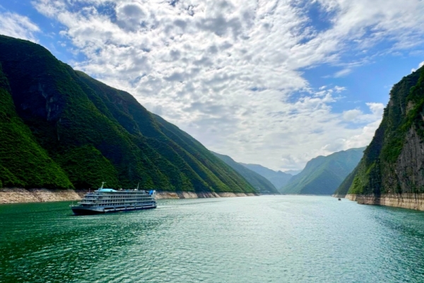 長江三峽世紀(jì)江山如詩一日游兒童沒有身份證，如何登船？