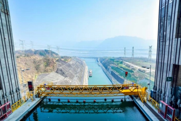 兩壩一峽、兩壩一峽全域游和兩壩一峽臻享全域游這三條線路有何區別?