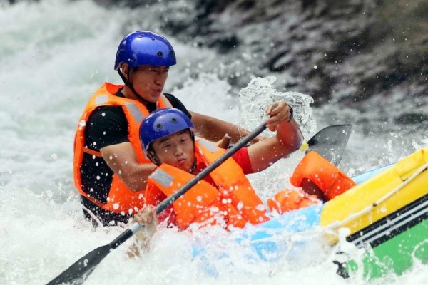 從宜昌市區怎么去朝天吼漂流景區？大概需要多久？