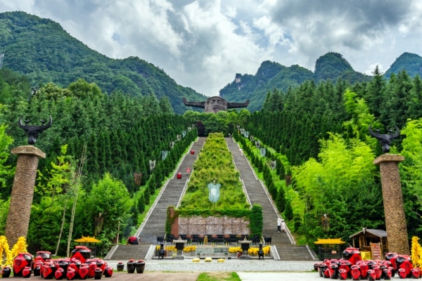 2025神農(nóng)架跟團二日游多少錢，有些什么景點