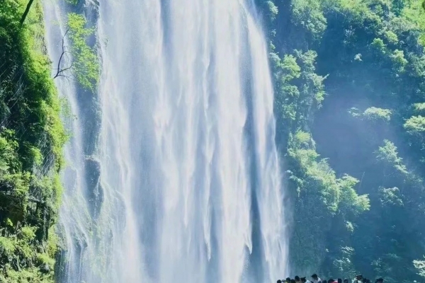 三峽大瀑布穿瀑新體驗,穿瀑體驗+懸崖觀光電梯+飛拉達