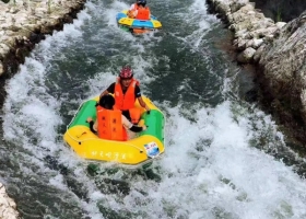 宜昌朝天吼漂流多少錢，朝天吼漂流終極指南，白漂，夜漂，洞漂任你選