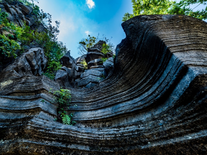 恩施梭布亞-行走的宋宋童鞋_副本