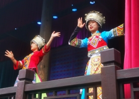 九月宜昌經(jīng)典二日游【清江畫廊+三峽人家】行程安排，費(fèi)用包含，預(yù)定電話