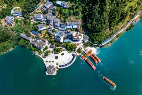 清江畫廊幾點營業?《花咚咚的姐》演出時間是什么時候?