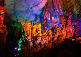 清江畫廊+瀑布全景二日游跟團多少錢【2025年最低報價】