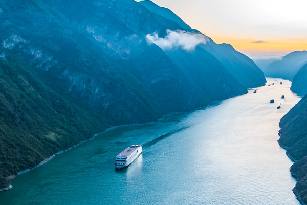 2026春節(jié)暖冬旅行推薦｜坐游輪游三峽，給爸媽的溫柔假期（附選船+服務(wù)全解析）