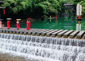 長江游船過閘船游西陵峽游覽三峽人家