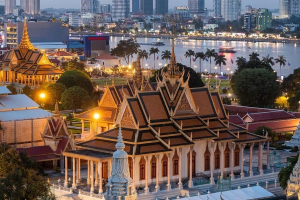 柬埔寨明年將對華試行免簽政策