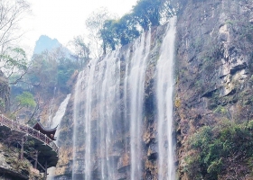 三峽大瀑布金獅洞一日游